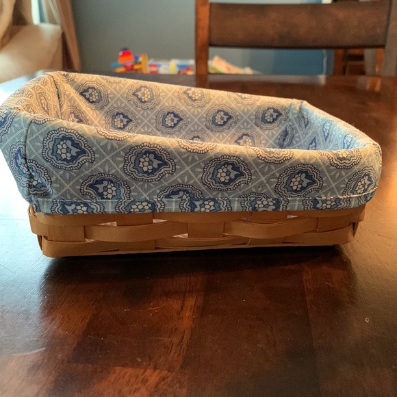 Longaberger Other - 2000 Longaberger Note Pal Basket and fabric liner, excellent condition
